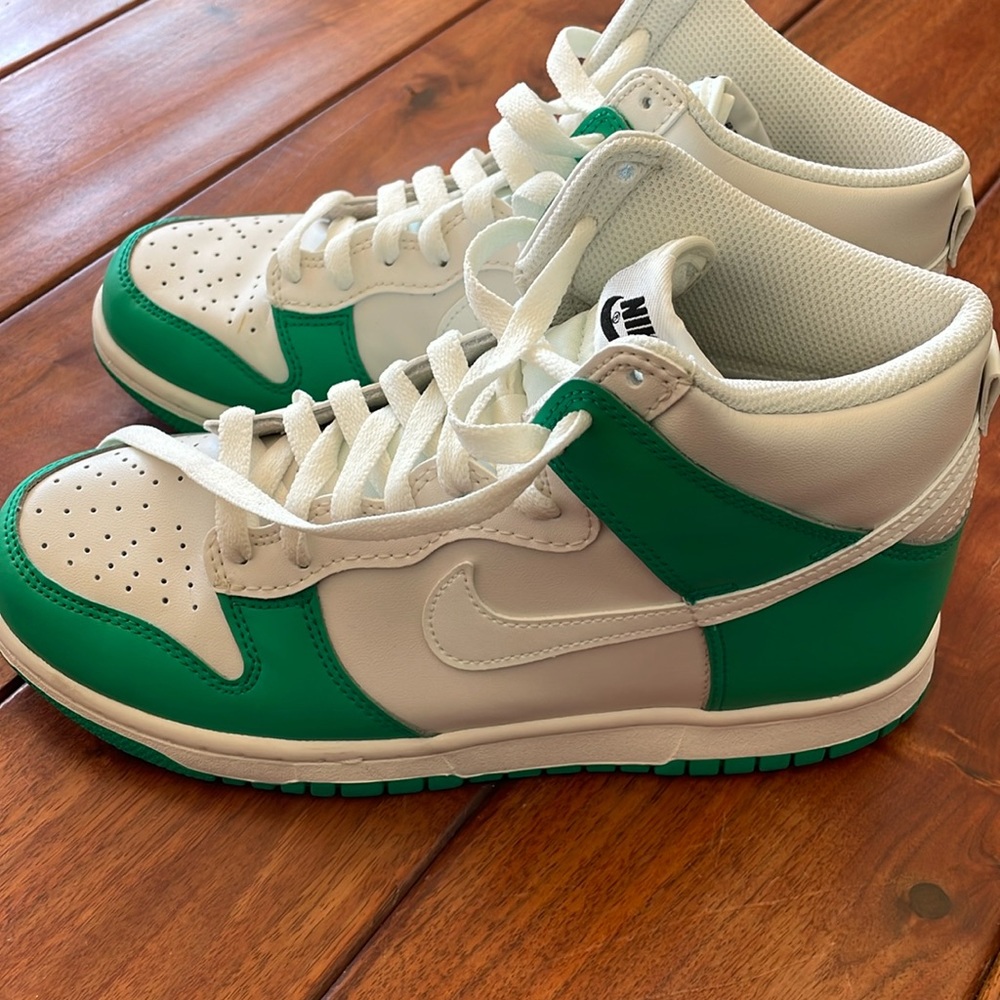 Nike Dunk High Big Kids' Shoes green and white